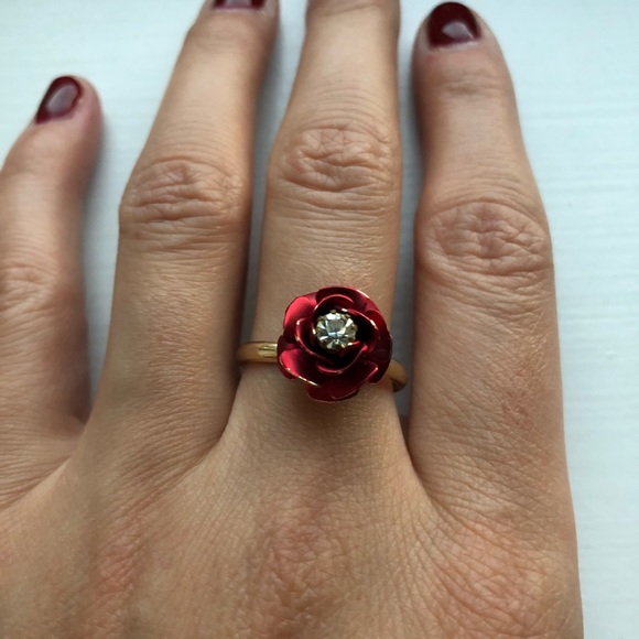 Dainty & feminine red rose flower gold ring - Picture 2 of 6